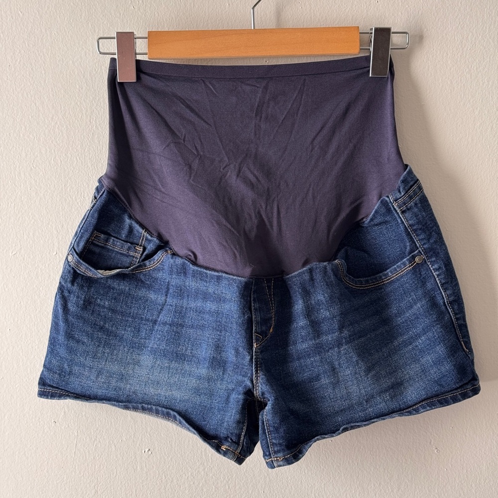 Maternity 🤰🏽Jean Shorts Women’s Size 8 Regular